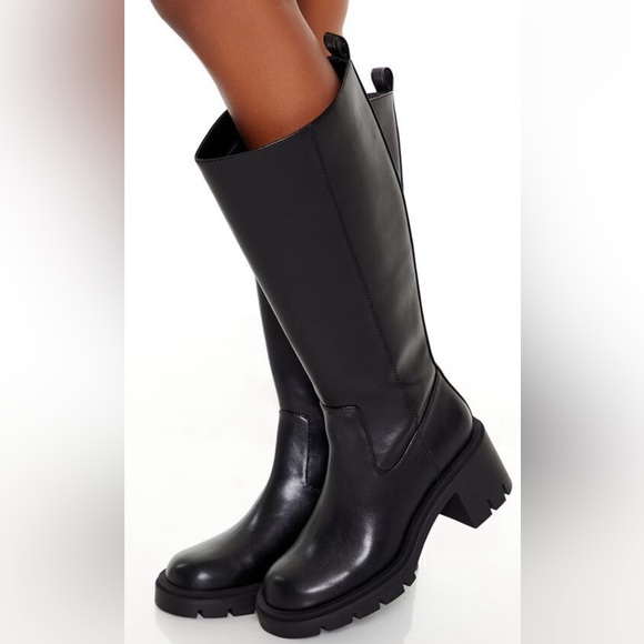 Forever 21 Black Over the Knee Boots for Sophisticated Style - Picture 2 of 8